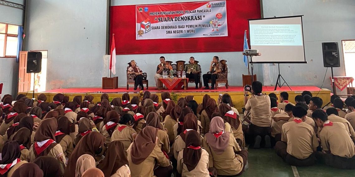 Bawaslu Sukoharjo Sosialisasikan Pengawasan Partisipatif Kepada Pemilih Pemula