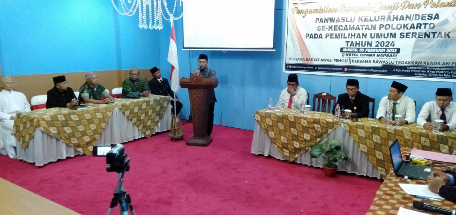 Ketua Panwaslu Kecamatan Polokarto Melantik 17 PKD