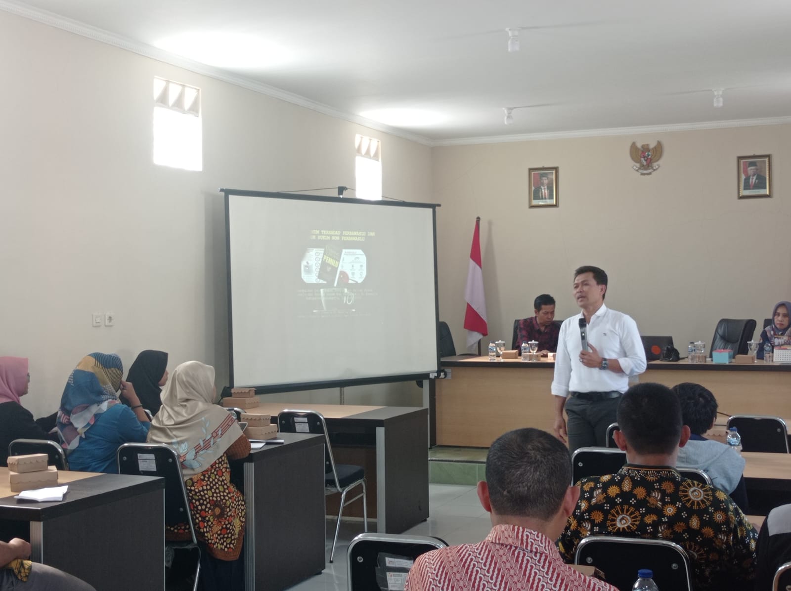 Undang Panwaslu Kecamatan, Bawaslu Sukoharjo Gelar Rapat Penyusunan Kajian Hukum