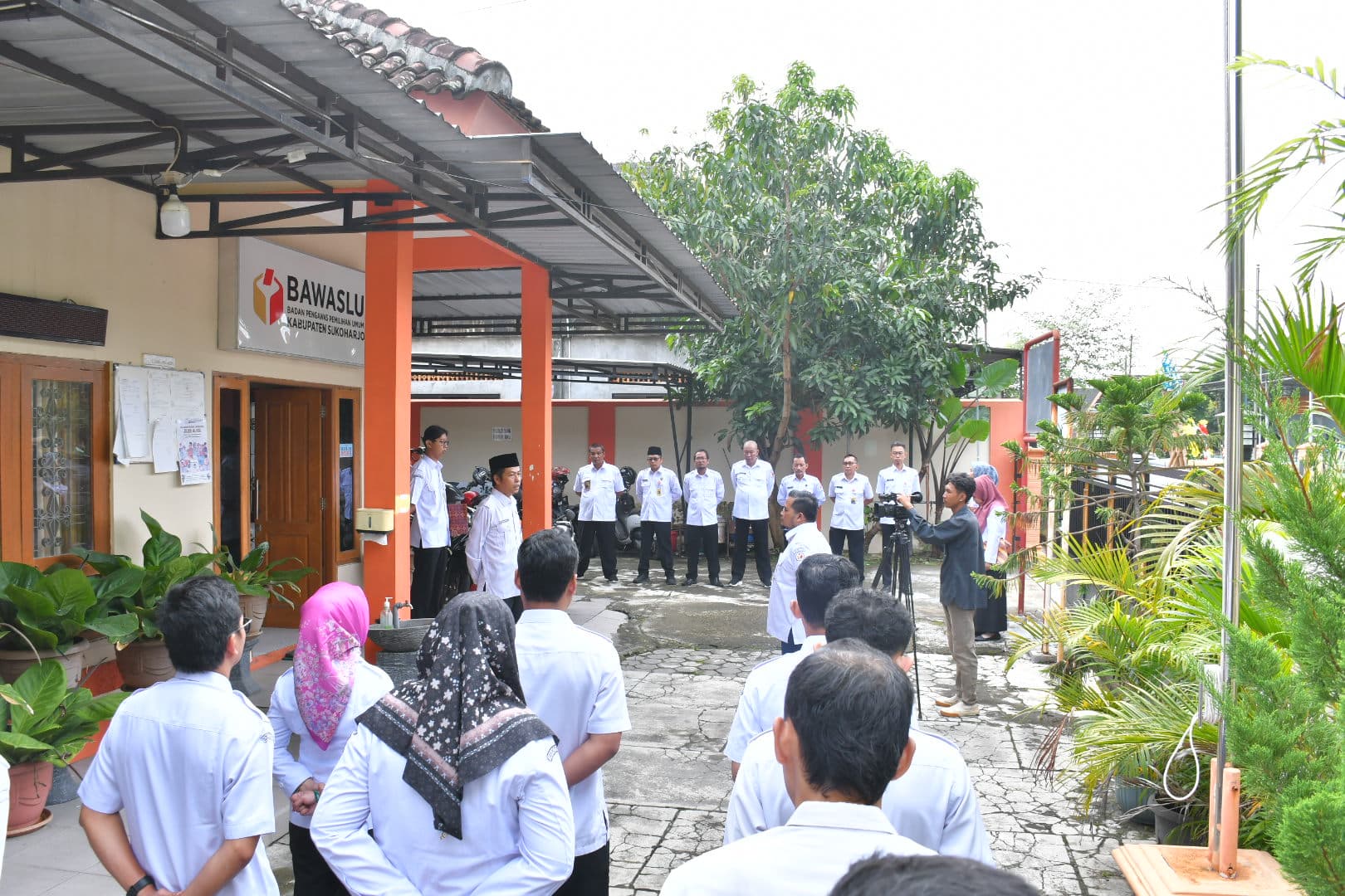 HUT Ke-17 Bawaslu, Bawaskab Sukoharjo Laksanaan Apel