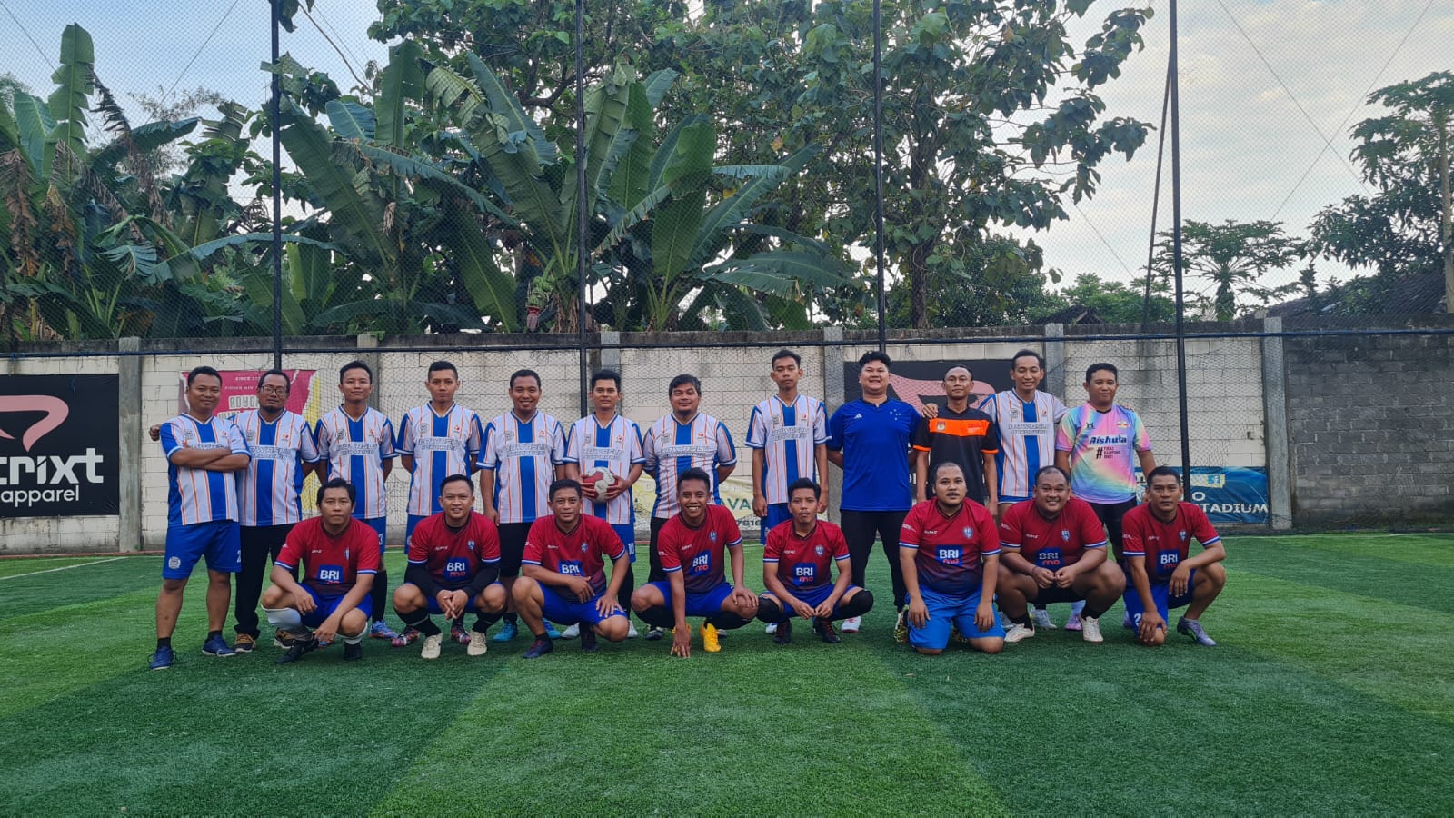 Bawaslu dan KPU Kabupaten Sukoharjo Perkuat Sinergitas Lewat Pertandingan Mini Soccer Persahabatan