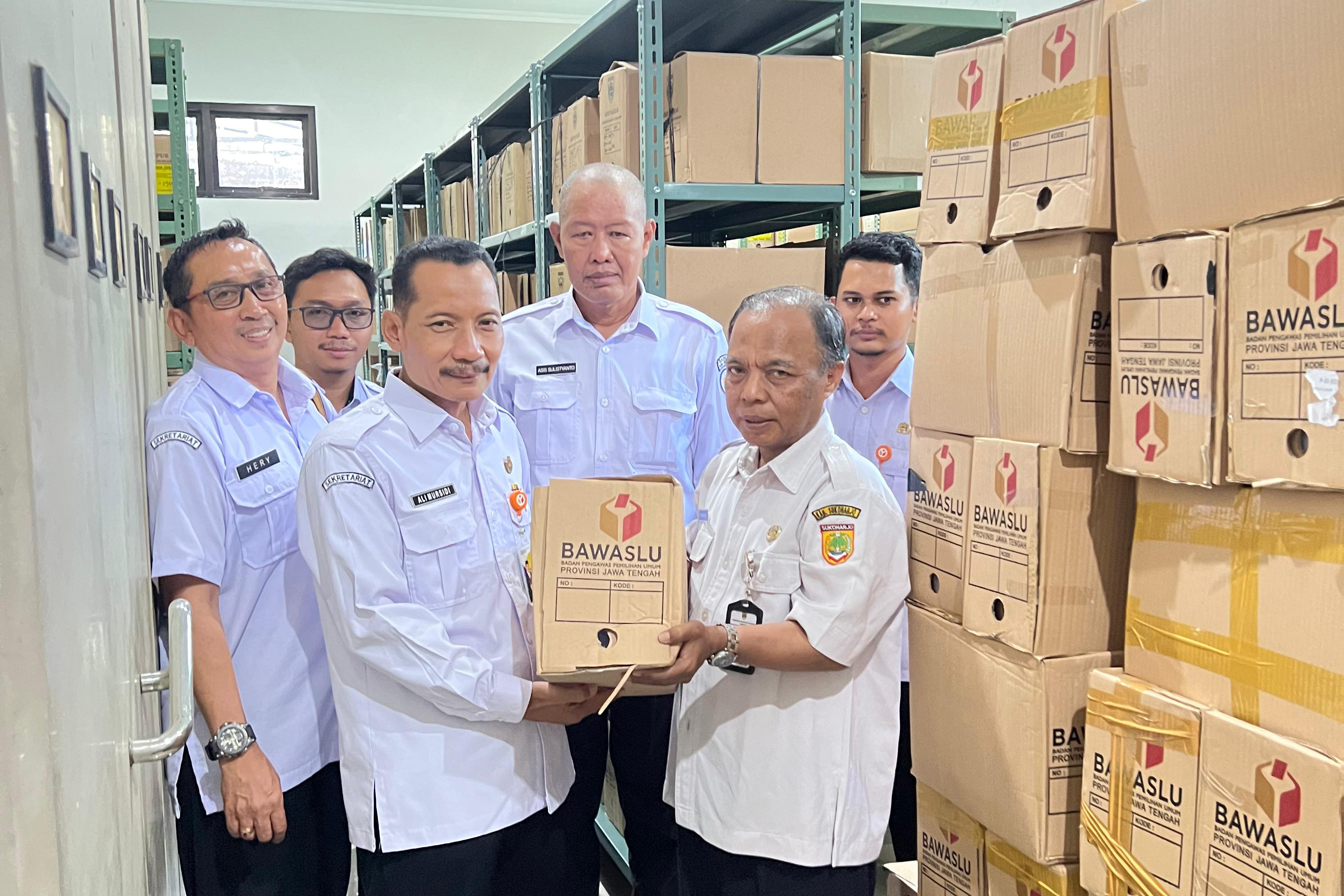 Bawaslu Sukoharjo Serahkan Berkas Arsip ke Dinas Perpustakaan dan Kearsipan Kabupaten Sukoharjo