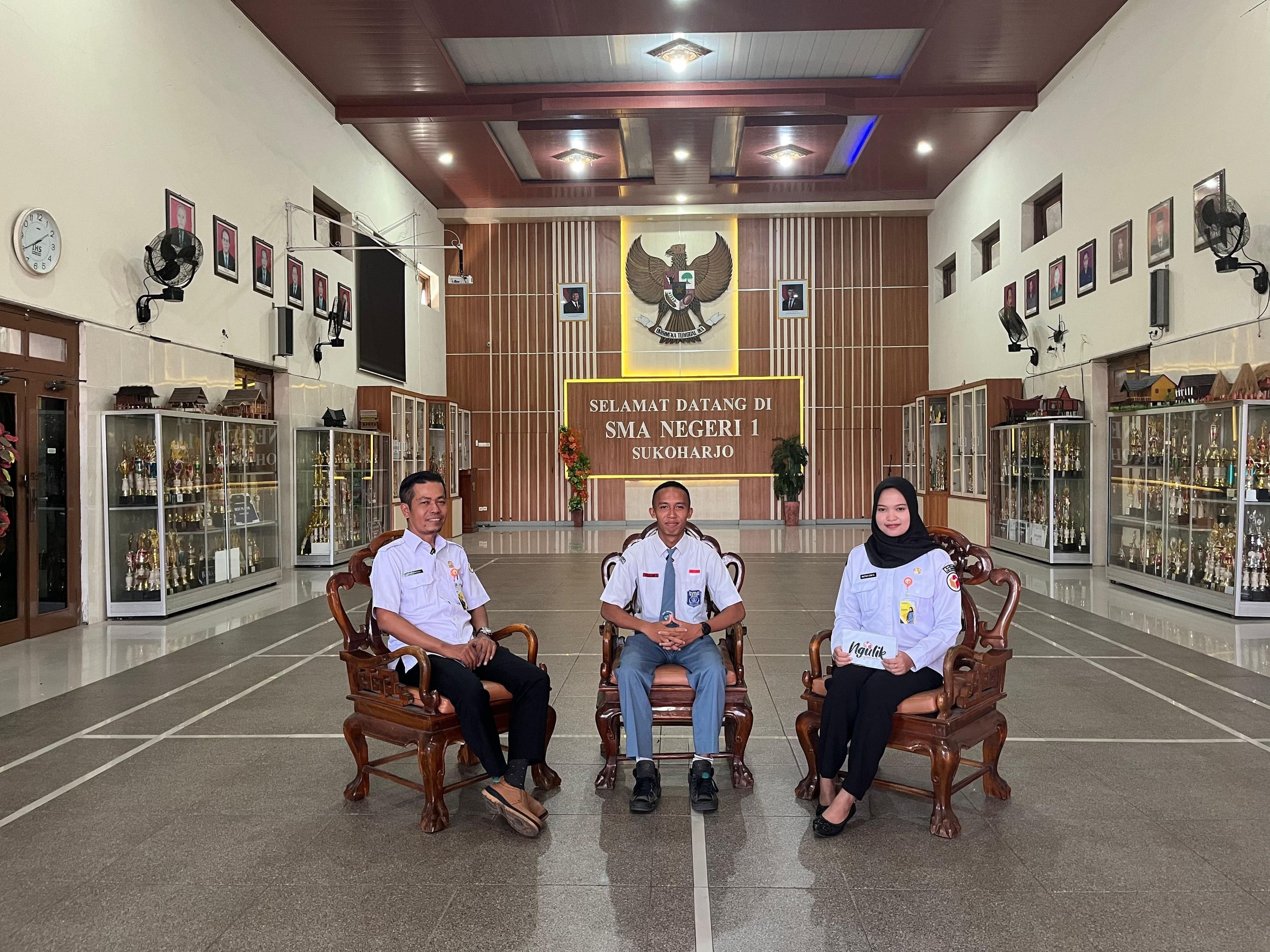 Podcast Ngulik di Aula SMAN 1 Sukoharjo