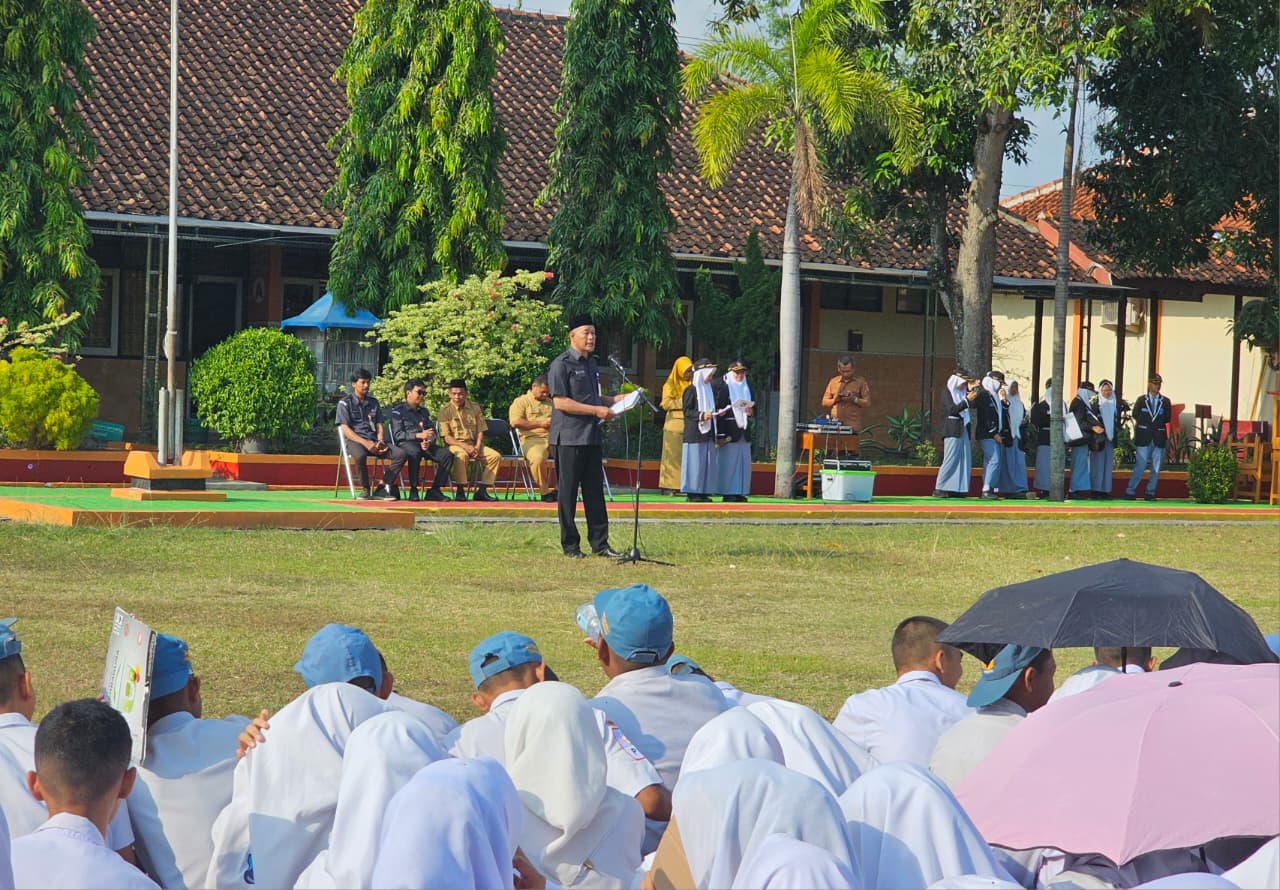 Sosialisasi Pendidikan Demokrasi Pada Pemilih Pemula di SMA N 1 Tawangsari