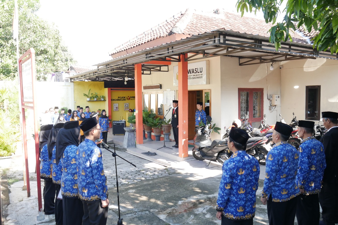 Bawaslu Sukoharjo Kukuhkan Semangat Pancasila Perekat Bangsa dalam Upacara Hari Kesaktian Pancasila