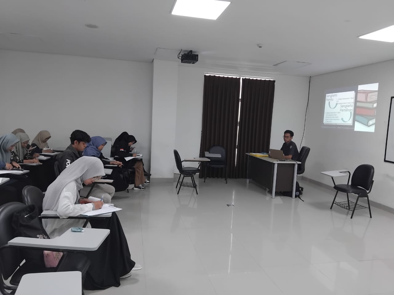 Menjaga Hak Konstitusional Bawaslu Sukoharjo Edukasi Mahasiswa Soal Sengketa Pemilu