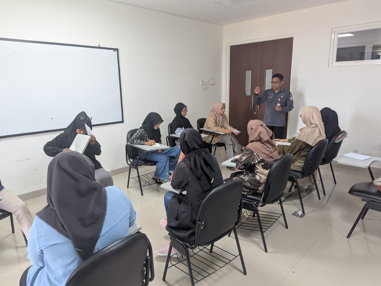 Simulasi Mediasi Pemilu Bawaslu Sukoharjo Latih Mahasiswa Jadi Mediator