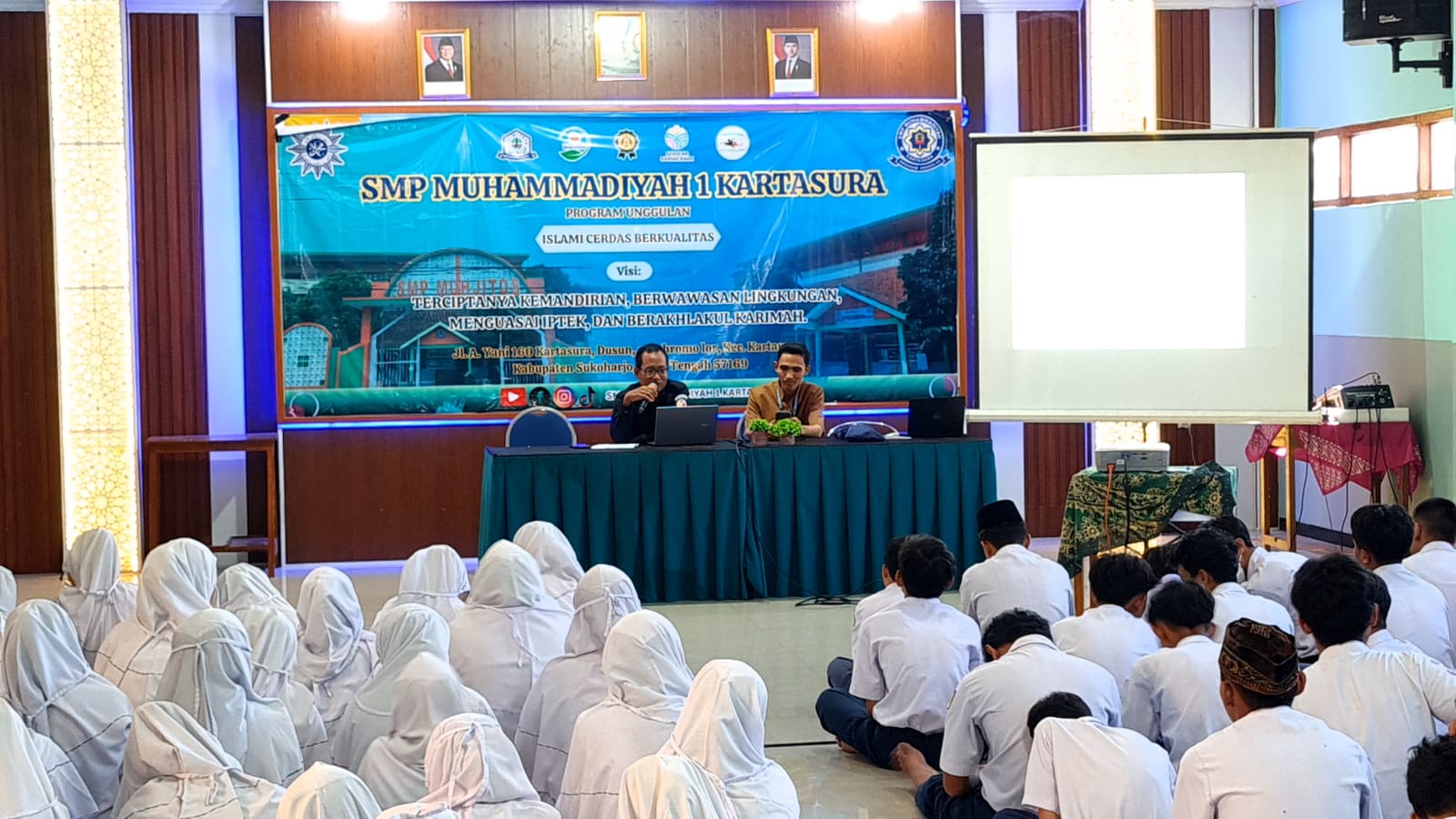 Bawaslu Sukoharjo Edukasi Etika Berdemokrasi di SMP Muhammadiyah Kartasura