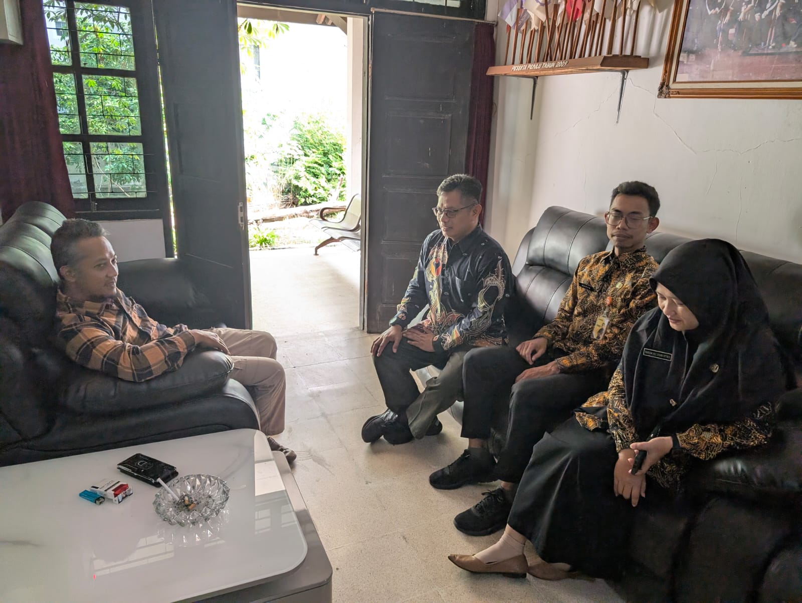 Bawaslu Sukoharjo Lakukan Konsolidasi Demokrasi, Bahas Pemutakhiran Data Parpol Berkelanjutan dengan KPU Sukoharjo
