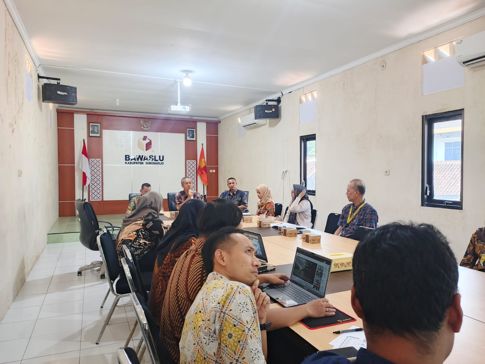 Bawaslu Sukoharjo Gelar Evaluasi Program dan Sosialisasi Perpajakan Bersama KPP Pratama