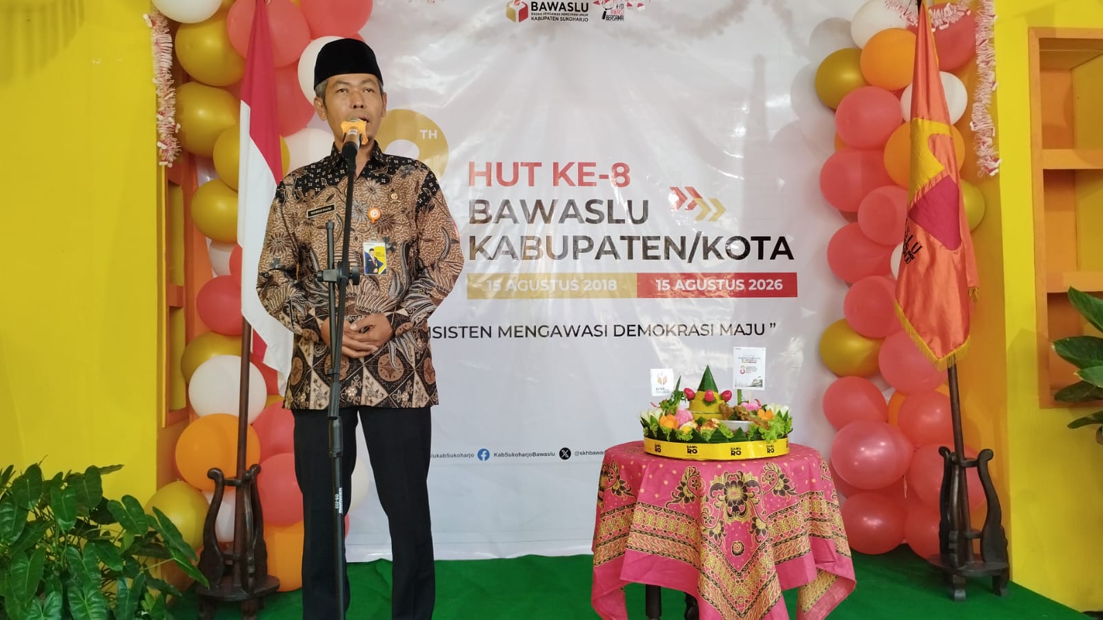 Rayakan HUT ke-8 secara Sederhana, Bawaslu Sukoharjo Pererat Solidaritas Internal
