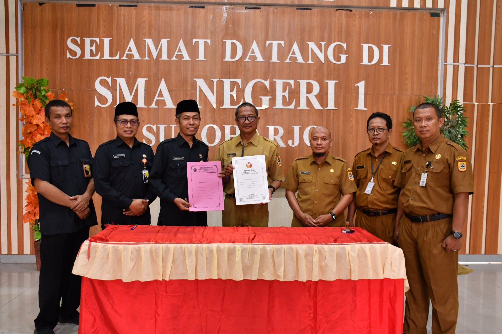 Kerja Sama Bawaslu Sukoharjo dan SMAN 1 Sukoharjo Diresmikan Lewat MoU