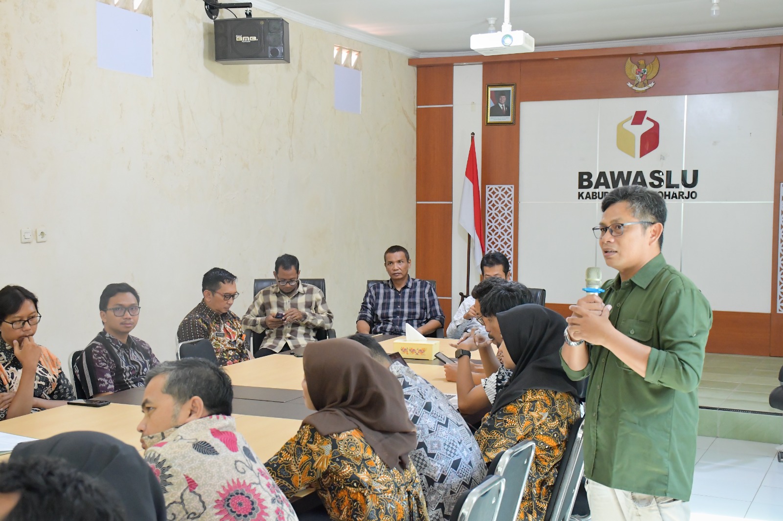 Tingkatkan Keterampilan Fasilitasi Mediasi, Bawaslu Sukoharjo Gelar Rapat Peningkatan Kapasitas Internal