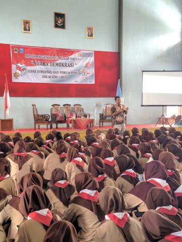 Bawaslu Sukoharjo Sosialisasikan Pengawasan Partisipatif Kepada Pemilih Pemula 2