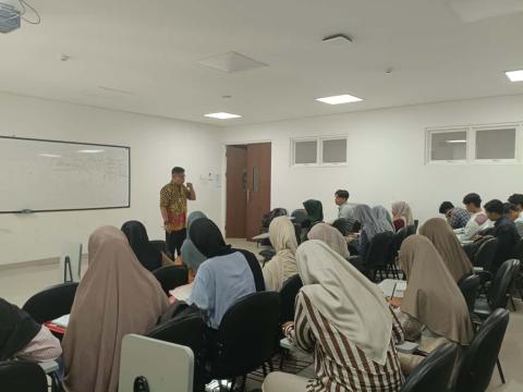 Bawaslu Sukoharjo Dorong Mahasiswa Melek Demokrasi