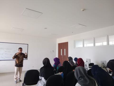 Pertemuan Ke-4 Kelas Penyelesaian Sengketa Diskusikan Penanganan Pelanggaran Pemilu 2