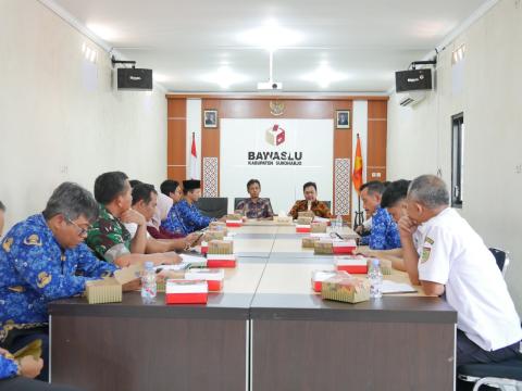 Kolaborasi untuk Akurasi Bawaslu Sukoharjo Satukan Langkah Optimalkan Pengawasan DPTB 2