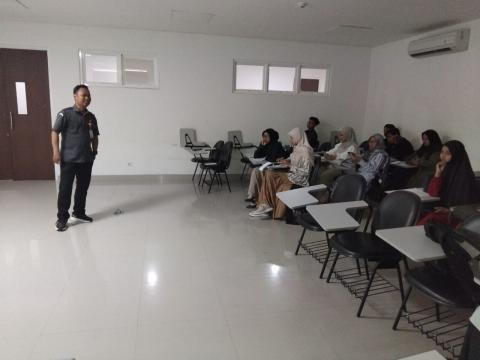 Mahasiswa Belajar Demokrasi Substantif Bawaslu Sukoharjo Bahas Pencegahan hingga Penyelesaian Sengketa Pemilu 2