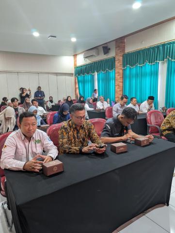 Bawaslu Kabupaten Sukoharjo Tutup Program Bawaslu Mengajar dengan Penyerahan Sertifikat Kelas Penyelesaian Sengketa Gelombang I di UIN Raden Mas Said 2