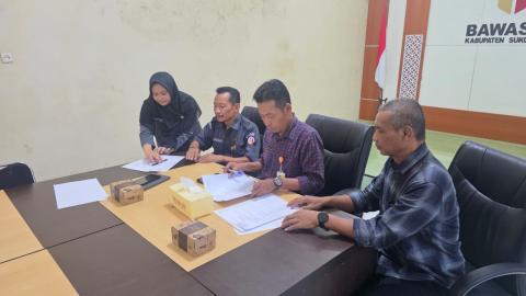 Bawaslu Sukoharjo Lakukan Verifikasi Arsip Usul Musnah dengan Dinas Perpustakaan dan Kearsipan Kabupaten Sukoharjo 2