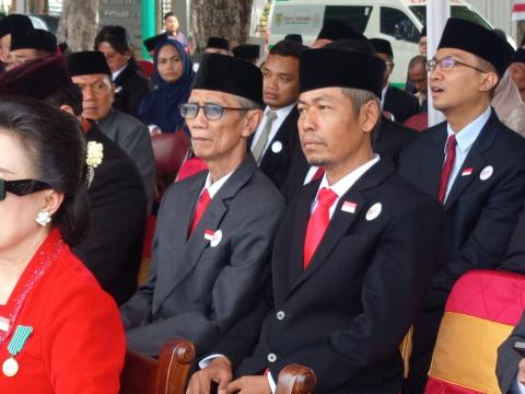 Bawaslu Sukoharjo Hadiri Upacara Pengibaran Bendera HUT RI ke 81 di Alun Alun Satya Negara 2