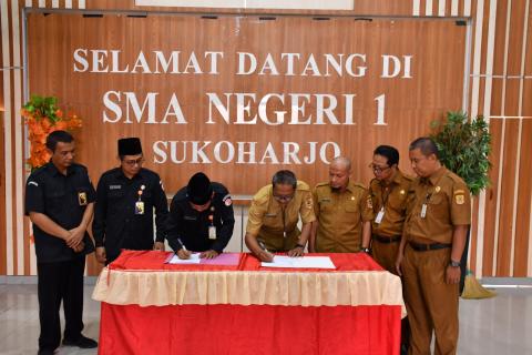 Kerja Sama Bawaslu Sukoharjo dan SMAN 1 Sukoharjo Diresmikan Lewat MoU 2
