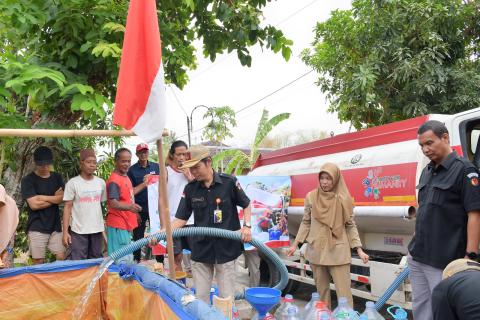 Bawaslu Sukoharjo Gandeng BPBD dan PMI Salurkan Bantuan Air Bersih untuk Warga Terdampak Kekeringan
