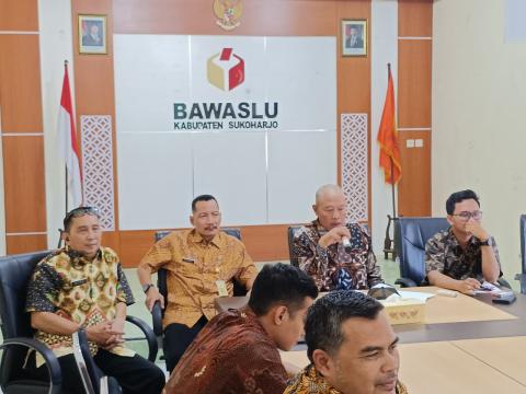Evaluasi Pengawasan PDPB, Bawaslu Sukoharjo Gelar Rapat Peningkatan Kapasitas Internal 2