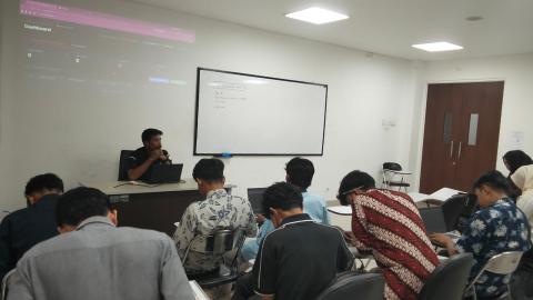 Pertemuan Keenam Kelas Sengketa, Bawaslu Sukoharjo Bekali Mahasiswa Latihan Penyusunan Permohonan Penyelesaian Sengketa Pemilu 2