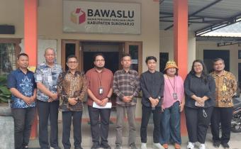 Bawaslu Sukoharjo Terima Kunjungan Tim Bawaslu RI dalam Rangka Monitoring dan Sosialisasi Kehumasan 2025