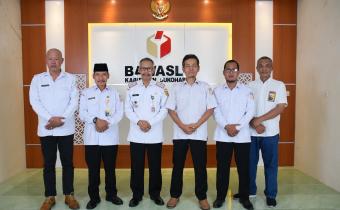 Sekda Sukoharjo Tegaskan Netralitas ASN dan Kepala Desa sebagai Pilar Demokrasi