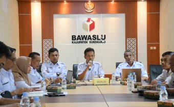 Bawaslu Sukoharjo Gelar Rakor bersama Dinas Perpustakaan dan Kearsipan, Menindaklanjuti Panitia Penilai Arsip