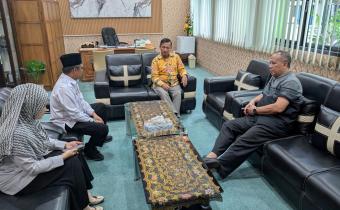 Silaturahmi ke Fakultas Syariah UIN Surakarta, Bawaslu Sukoharjo Konsolidasi Demokrasi bersama Dekan