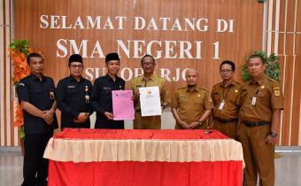 Kerja Sama Bawaslu Sukoharjo dan SMAN 1 Sukoharjo Diresmikan Lewat MoU
