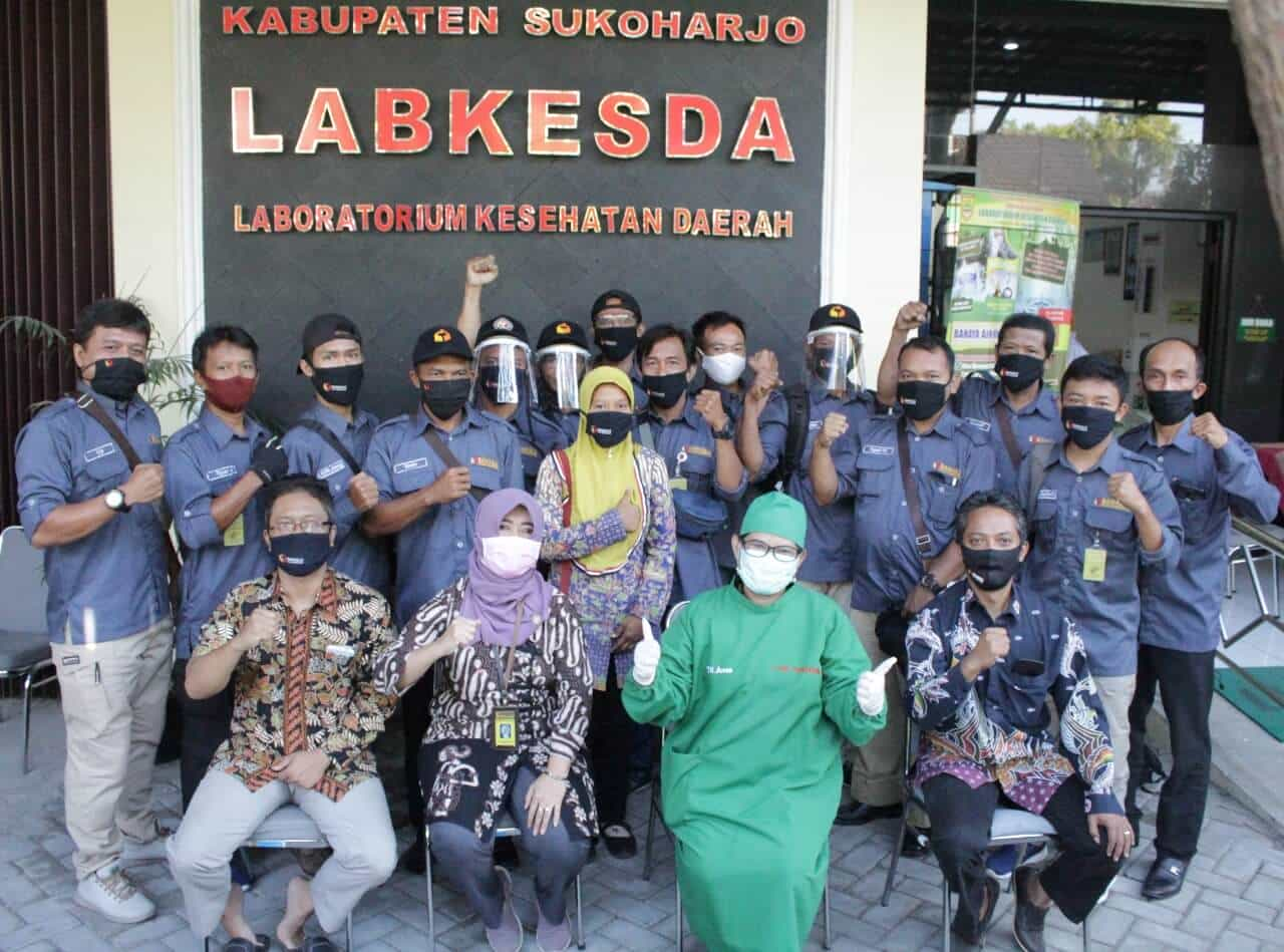 Foto bersama usai Pemeriksaan Rapid Test di LABKESDA Kabupaten Sukoharjo