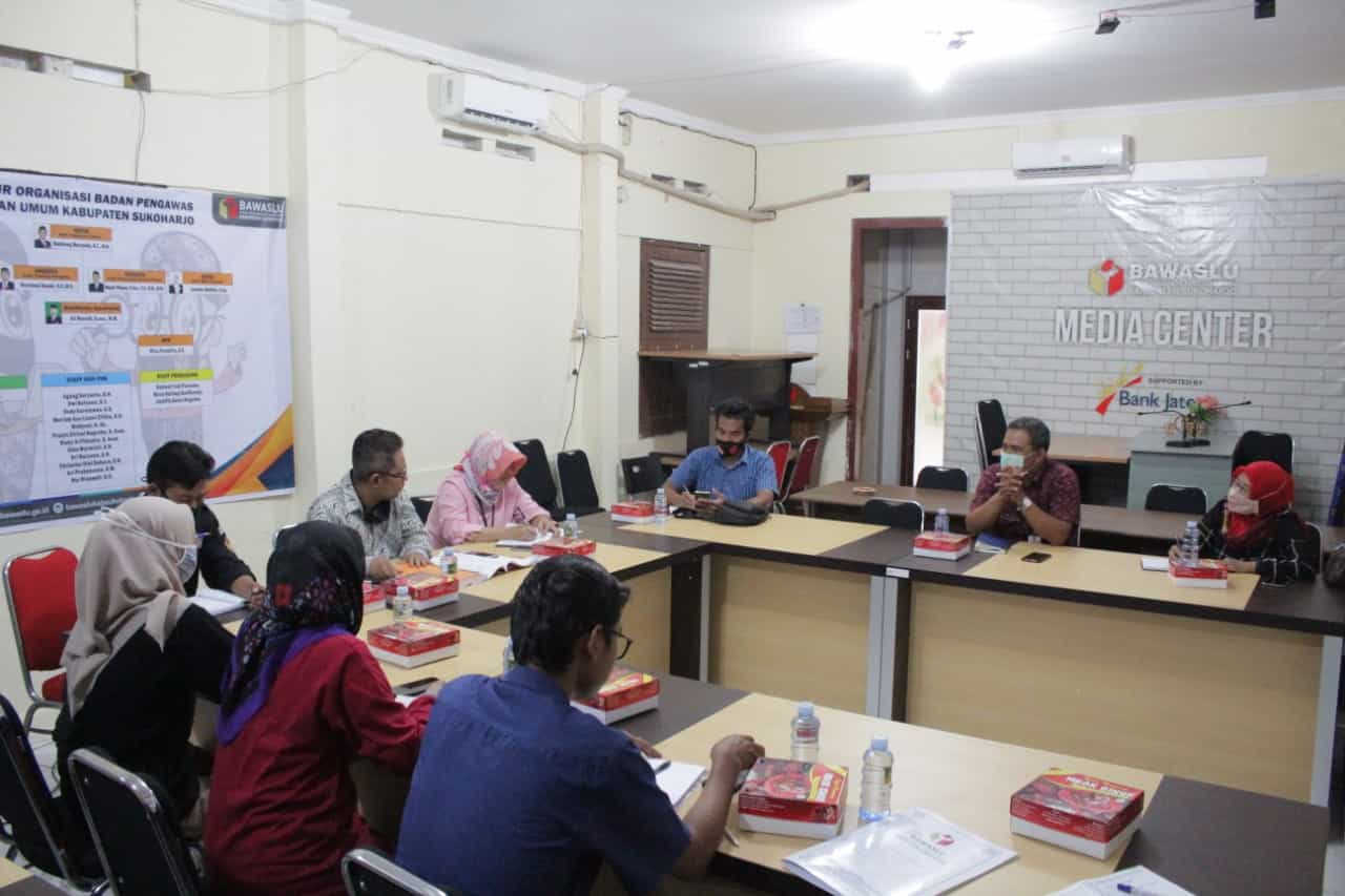 Suasana saat Rapat Kerja Pengawasan