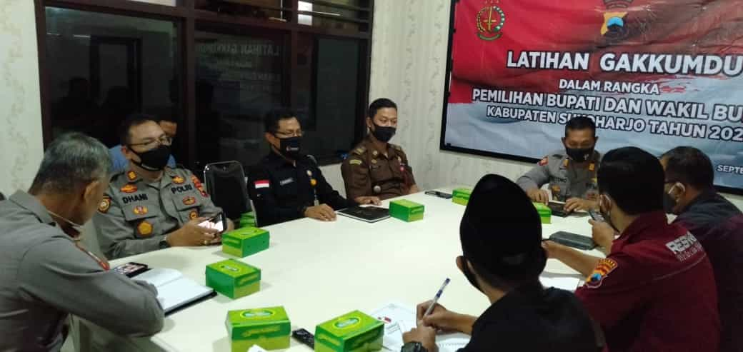 Suasana Latiahan Gakkumdu di ruang Gelar Polres Sukoharjo