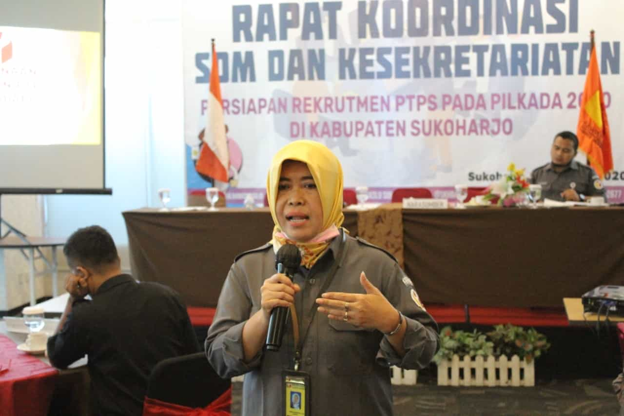 Materi oleh Uswatun Mufidah, S.Ag Kordiv. Organisasi dan SDM